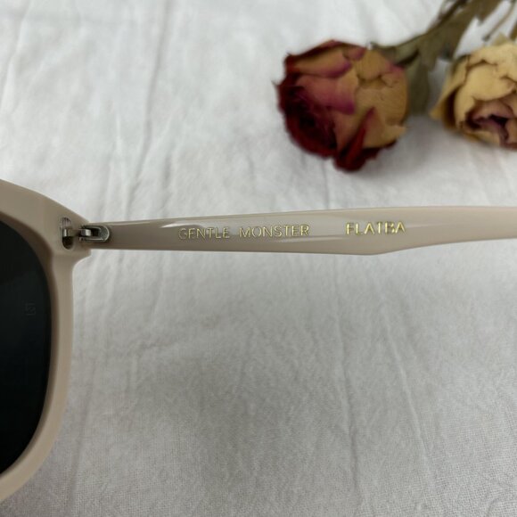 New Gentle Monster Flatba “My Ma” Black Sunglasses main image 5